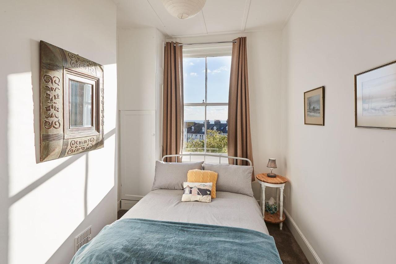 Beautiful Sea View Apartment In St Leonards On Sea Exterior foto