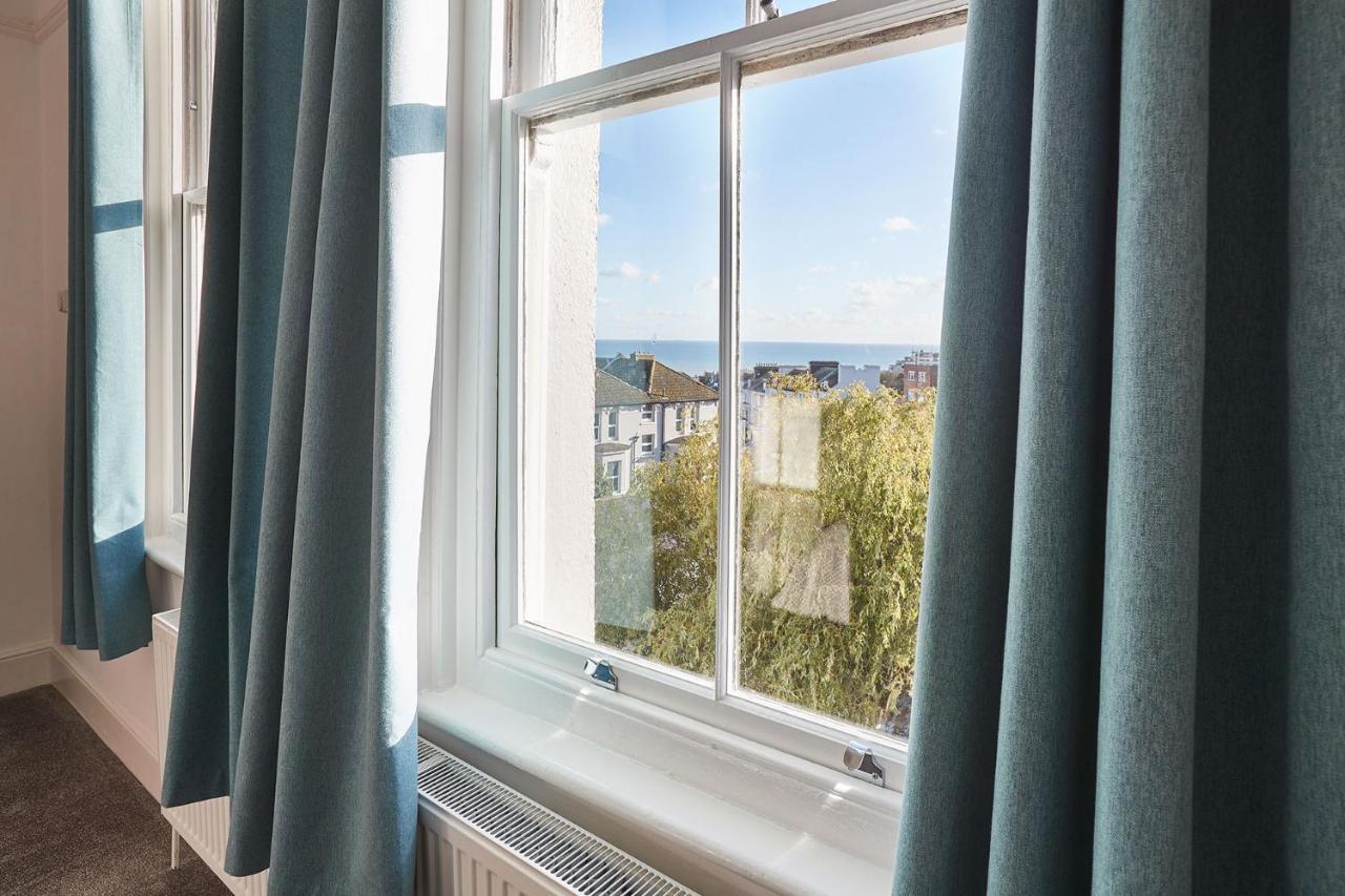 Beautiful Sea View Apartment In St Leonards On Sea Exterior foto